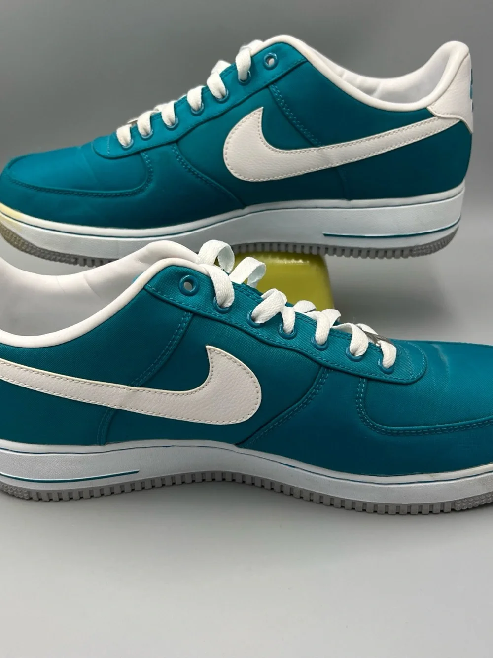 2012 Nike Air Force 1 Low Tropical Teal, White, Gray. Sz 11. 488298-310